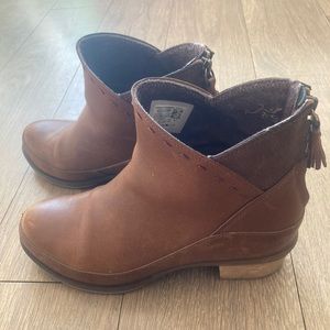 Chaco Cataluna Boots - Ochre 7.5